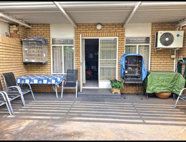 3 BEDROOM TOWNHOUSE FOR SALE IN MAGALIESKRUIN